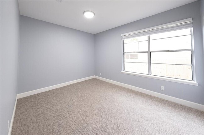 Building Photo - 2406 Glen Springs Way
