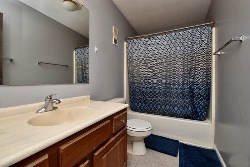 Building Photo - 6831 N Frostwood Pkwy