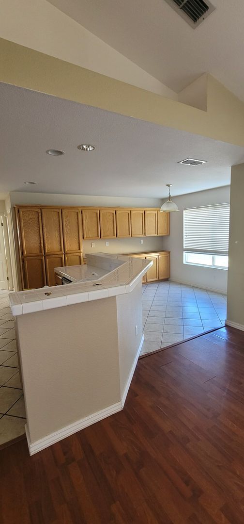 Building Photo - Nice Home For Rent!