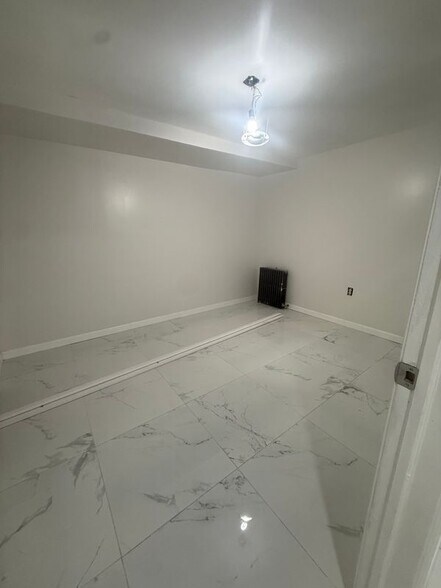 Building Photo - 61 Forest Rd