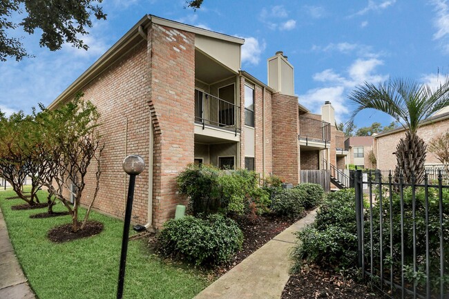 Primary Photo - Charming 2-Bedroom Condo in a Prime Gated ...