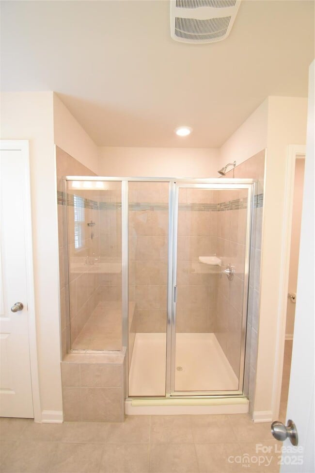 Building Photo - 12120 Ardrey Park Dr