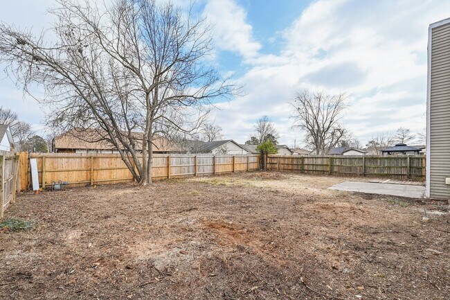 Building Photo - Newly Renovated Broken Arrow Beaut! Available for Immediate Move In!