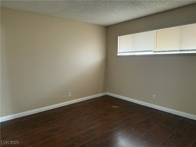 Building Photo - 5413 Mountain View Dr