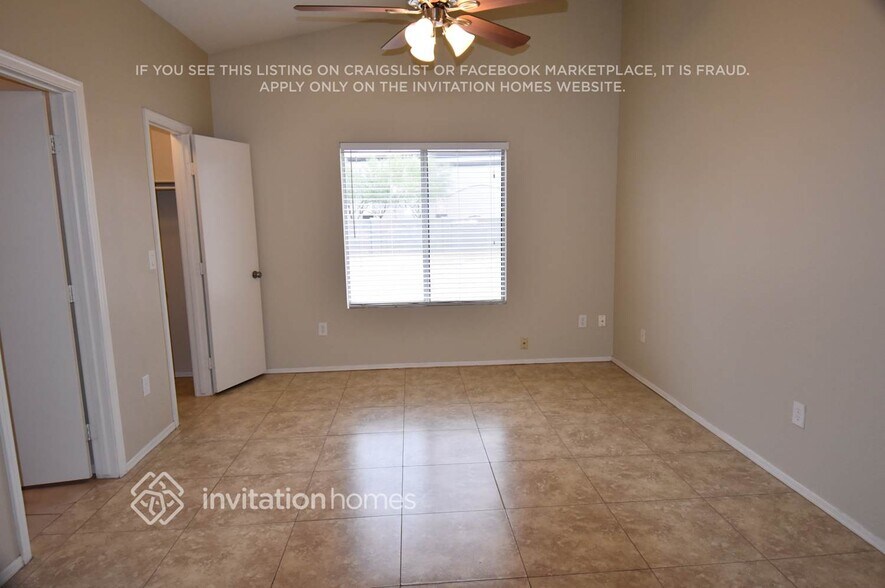 Building Photo - 907 E Morelos St