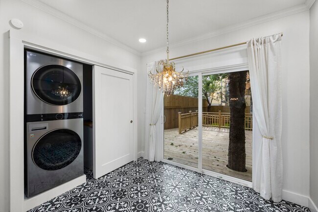 Building Photo - 6411 Illinois St