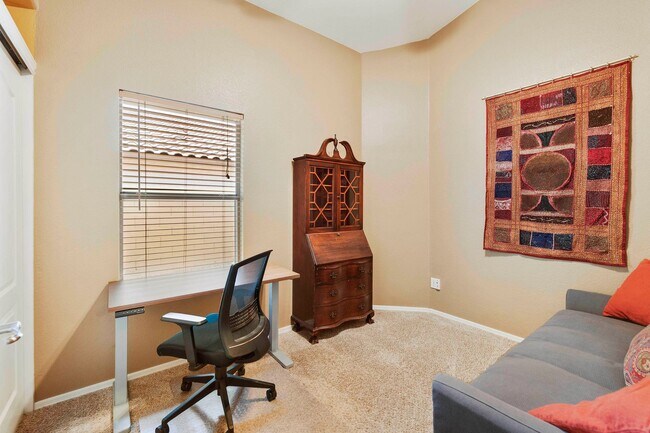 Building Photo - Gorgeous fully furnished home in Gilbert w...