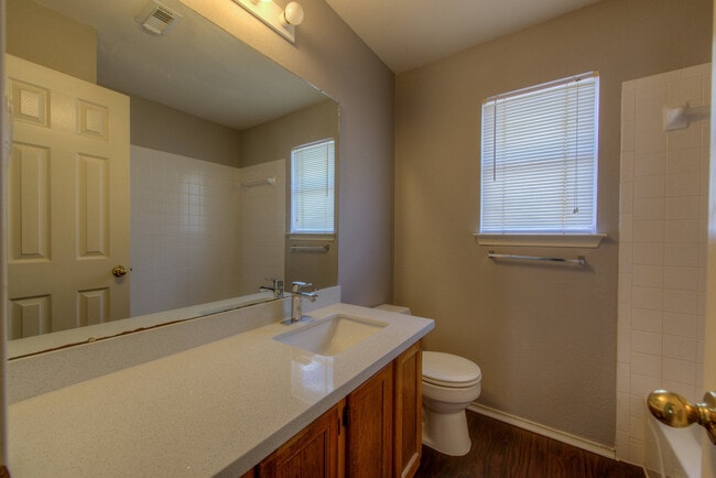 Building Photo - Wow - Remodeled 3 bedroom 2.5 with Loft on...