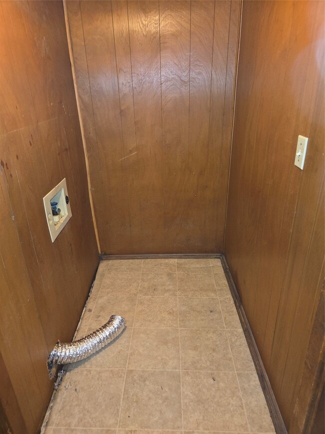 Building Photo - 1711 W 17th St