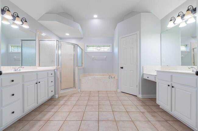 Building Photo - 10191 Wynmanor Dr