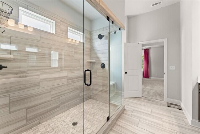 Building Photo - 4656 Silver Oak Dr SW