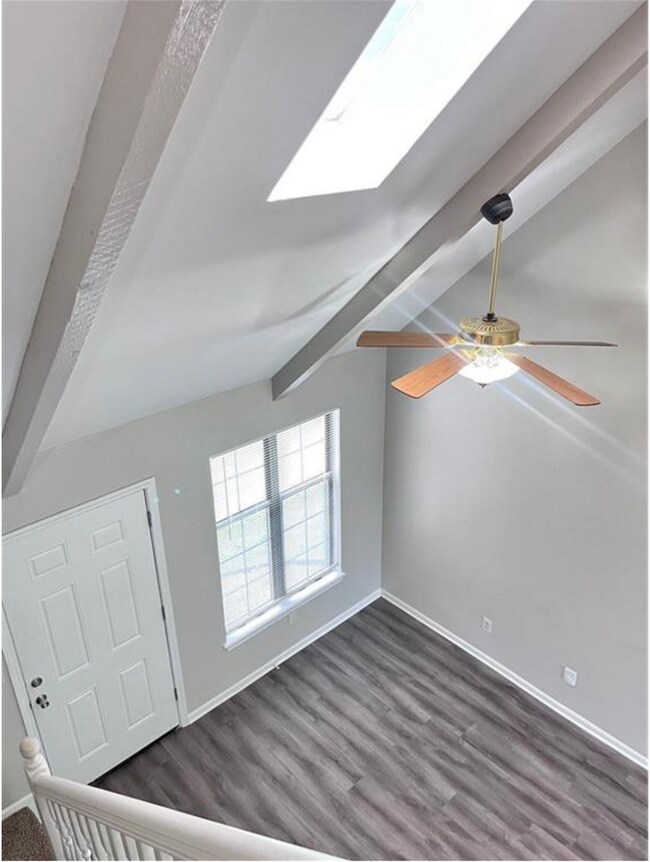 Building Photo - 419 Spring Ave