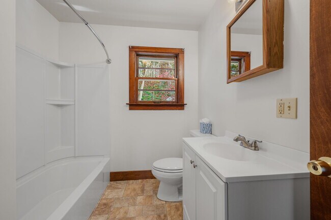 Building Photo - 293 Hamburg Rd