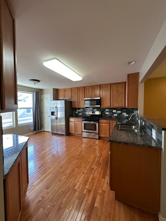 Building Photo - 2462 Emily Ln