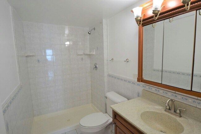 Building Photo - 4180.2 N Marine Dr