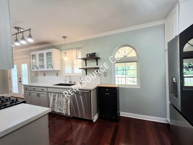 Building Photo - 26421 Torrey Pines Dr
