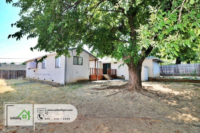 Building Photo - 1830 Rosaline Ave