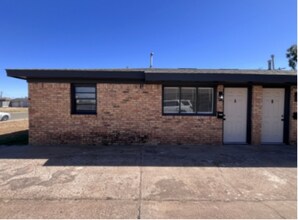 Building Photo - 707 47th St