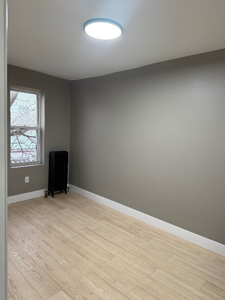 Building Photo - 1240 S Millick St