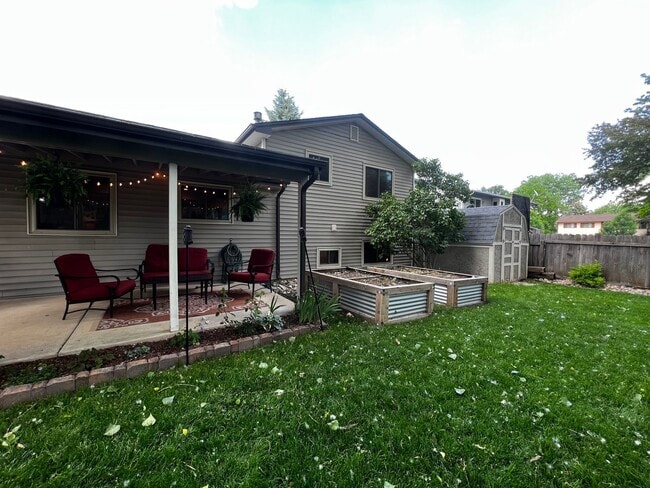 Building Photo - Remodeled 4 Bedroom 2 Bathroom Home in Fort Collins!