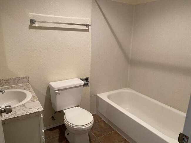 Building Photo - Bridgeview Apartments - 2 bedrooms