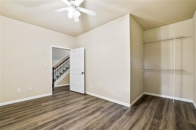 Building Photo - 771 Riverdance Dr