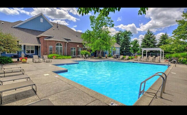 Building Photo - 2611 St Albans Cir