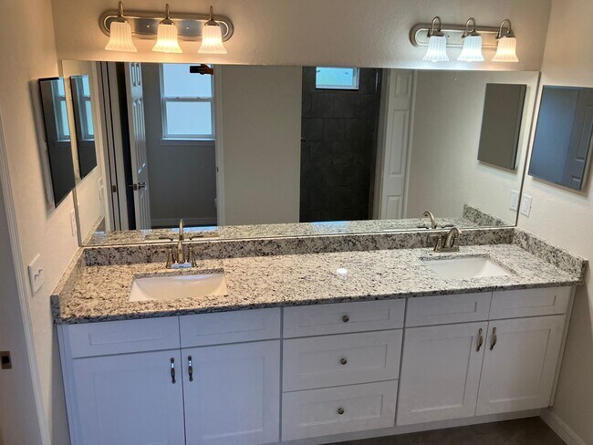 Building Photo - Beautiful 3BR/2BA Summerfield Home! NO APPLICATION FEE!