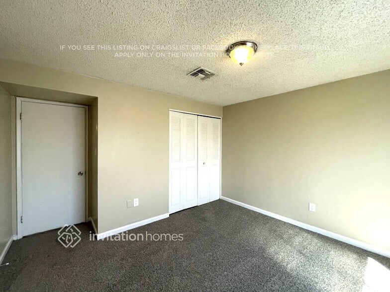 Building Photo - 5540 W Berkeley Rd