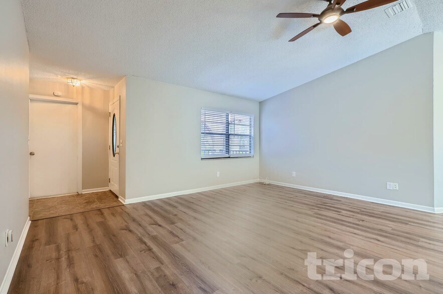 Building Photo - 6804 120th Pl