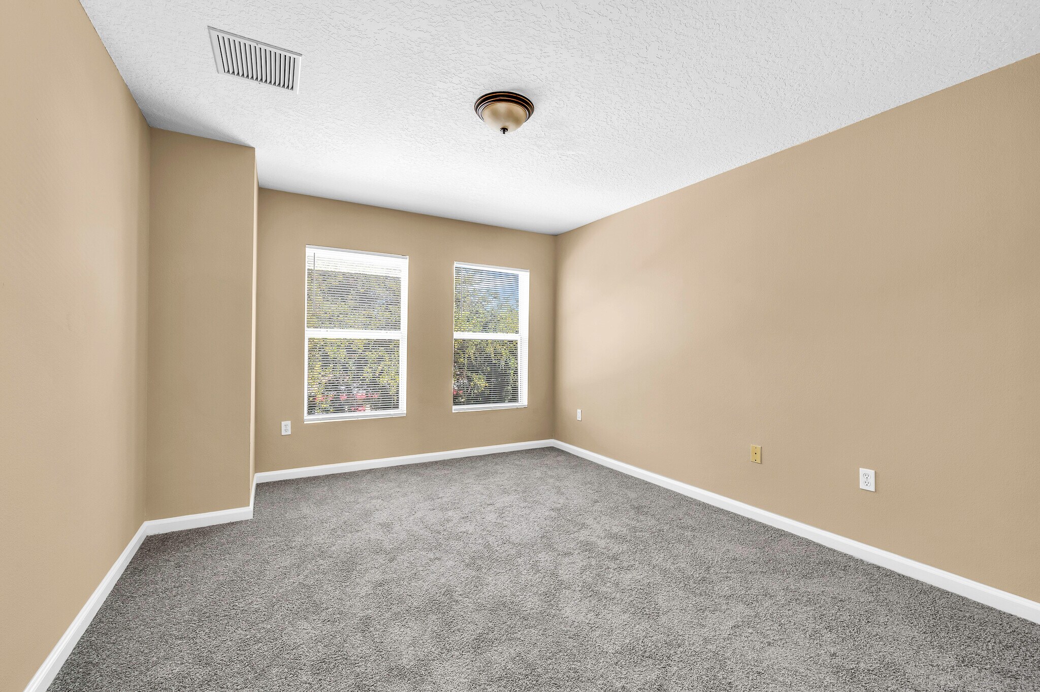 Building Photo - 959 SW 15th St