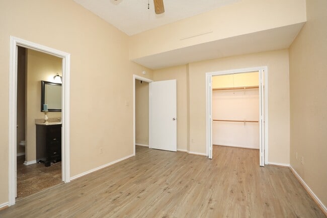 Building Photo - 17326 Harmony Hill Dr