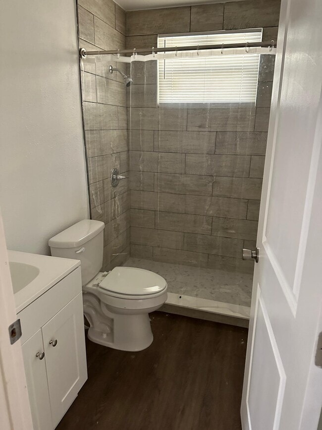 Building Photo - 825 Booker Ave