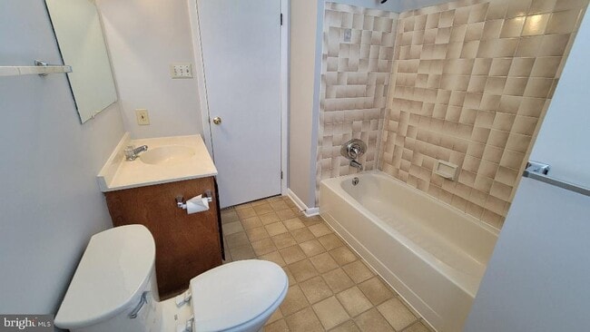 Building Photo - 216 Brookside Terrace