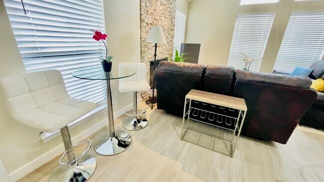 Building Photo - 2902 Cole St