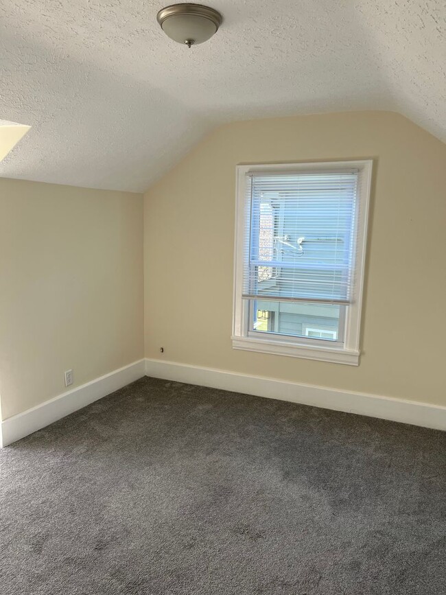 Building Photo - Adorable Cottage in East Nashville, Newly ...