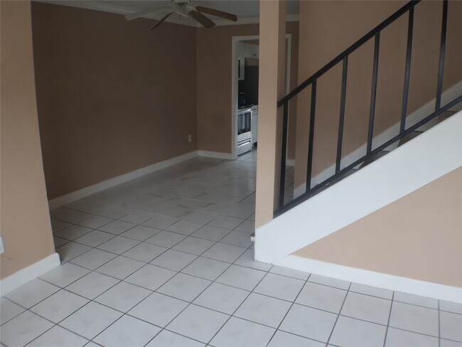 Building Photo - 7700 Creekbend Dr