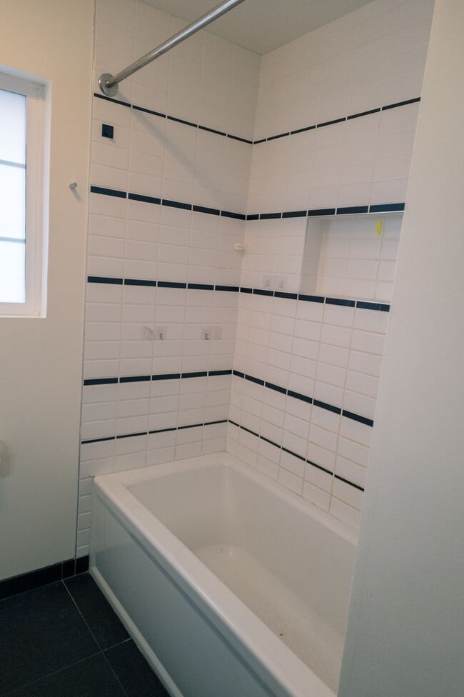 Building Photo - Menlo Park 3BR Home Near Meta, Dumbarton Bridge & Stanford – Large Yard + W/D