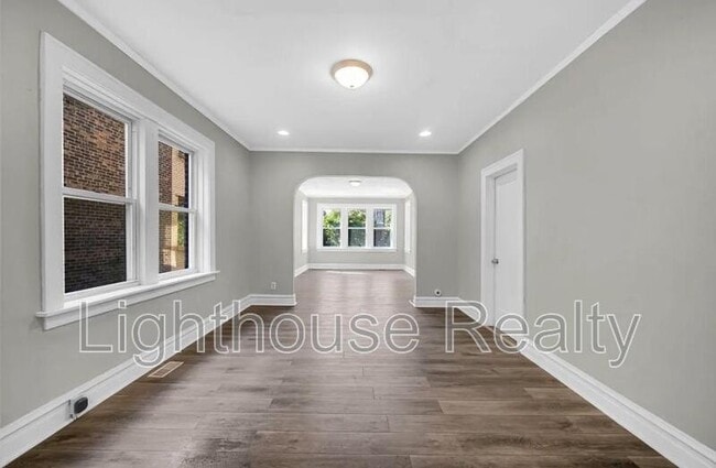 Building Photo - 1319 Marshall St