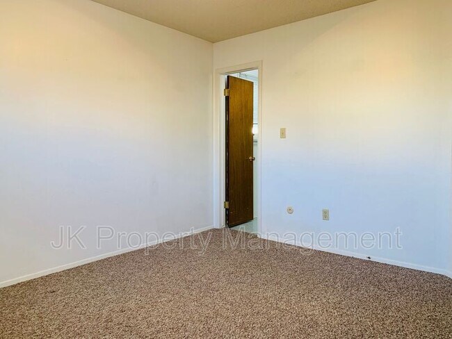 Building Photo - 4236 Central Ave