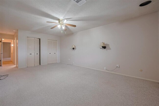 Building Photo - 15222 Torry Pines Rd
