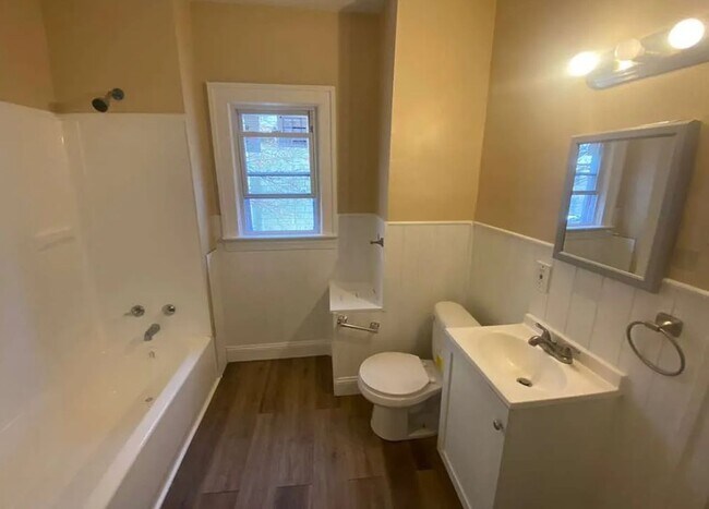 Building Photo - Welcome to your next home!