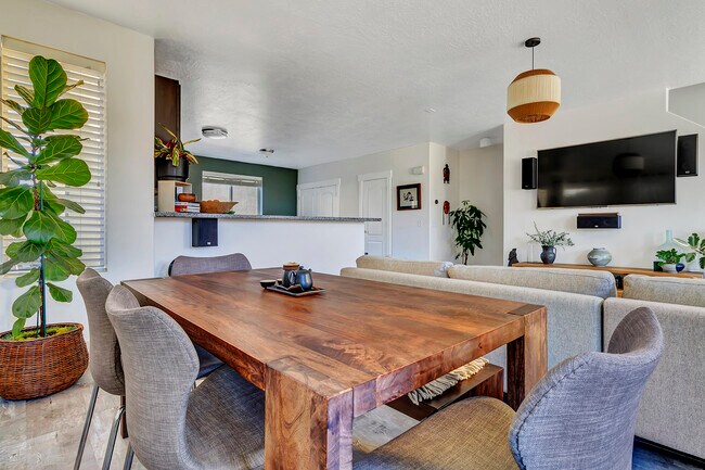 Building Photo - 3727 S Gowan Ln