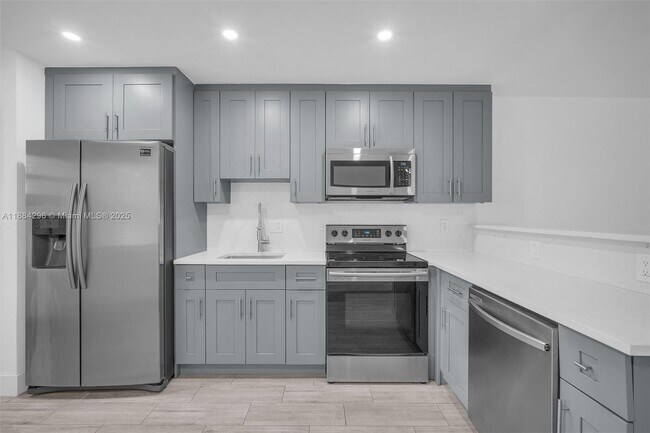 Building Photo - 2618 NE 10th Terrace