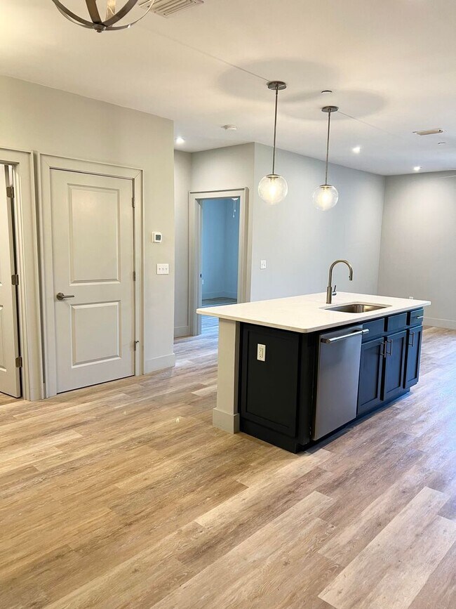Building Photo - 2501 Bienville Blvd