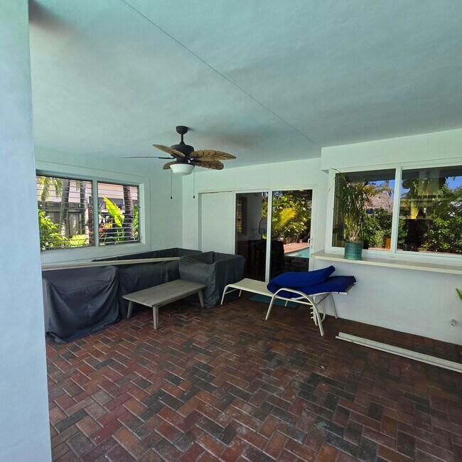 Building Photo - 2120 N 49th Ave