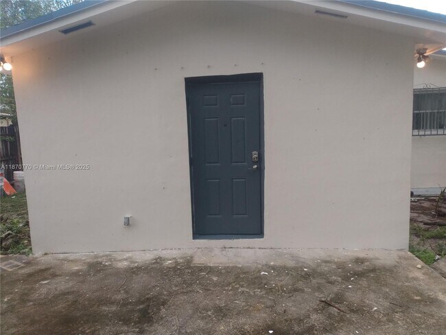 Building Photo - 980 NW 109th St
