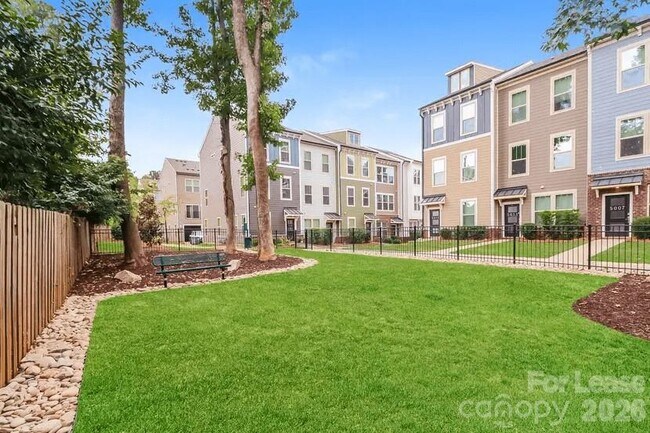 Building Photo - 2111 Freeland Pk Dr