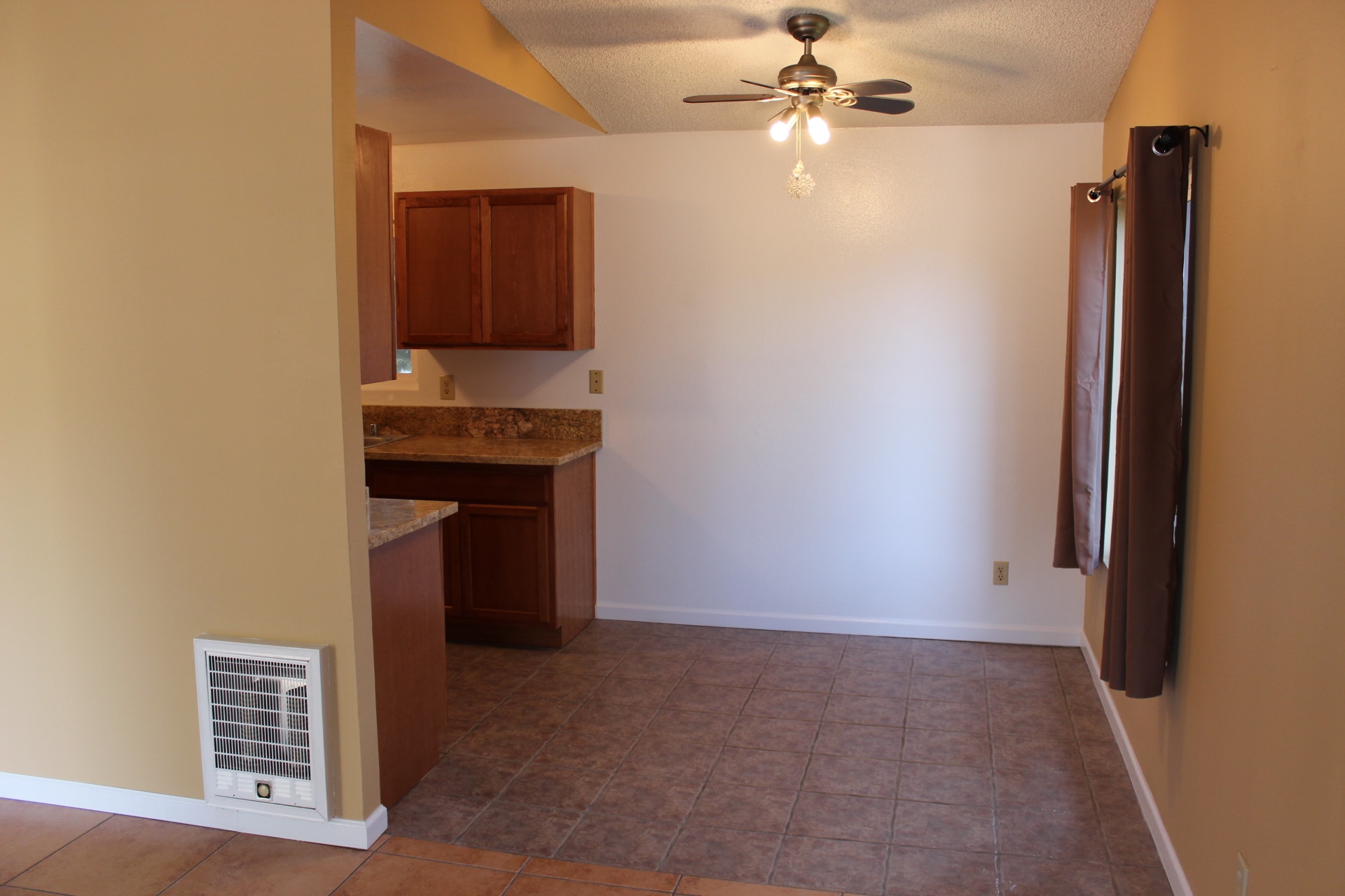 Dining Area - 5217 Jefferson Sq
