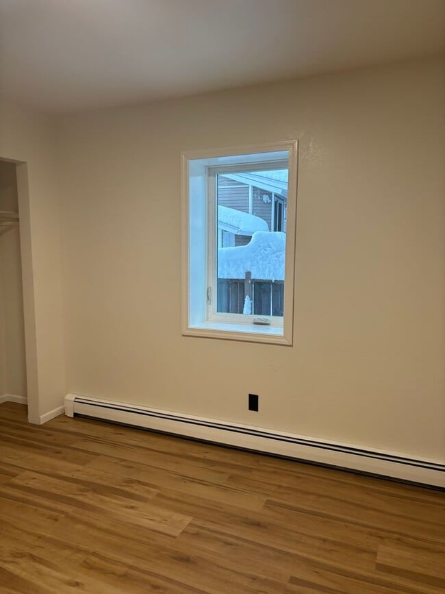 Building Photo - 3rd Ave 1410 -SB